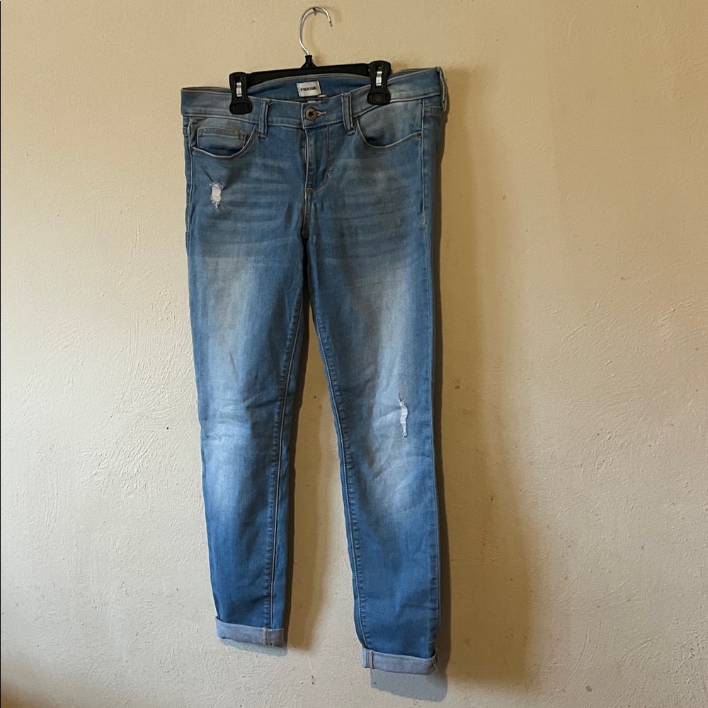 sneak peek skinny jeans light wash
